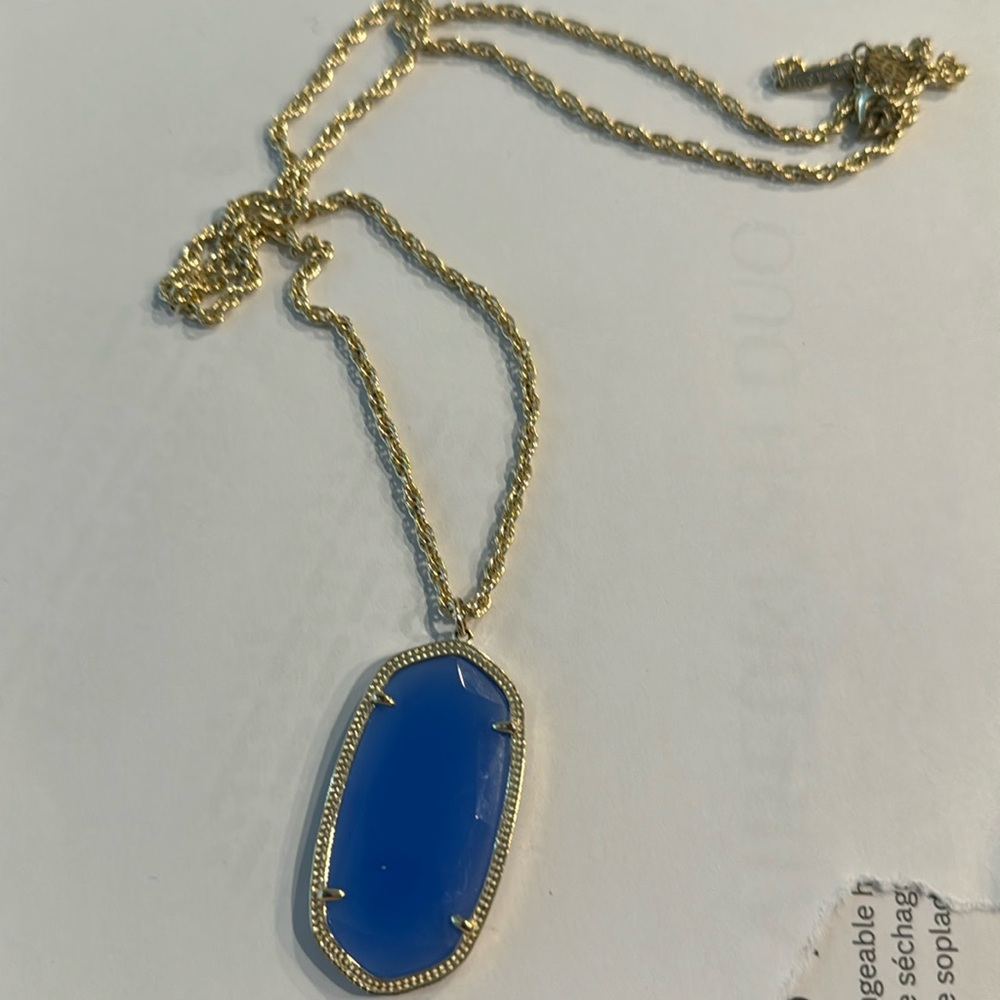Kendra Scott necklace
